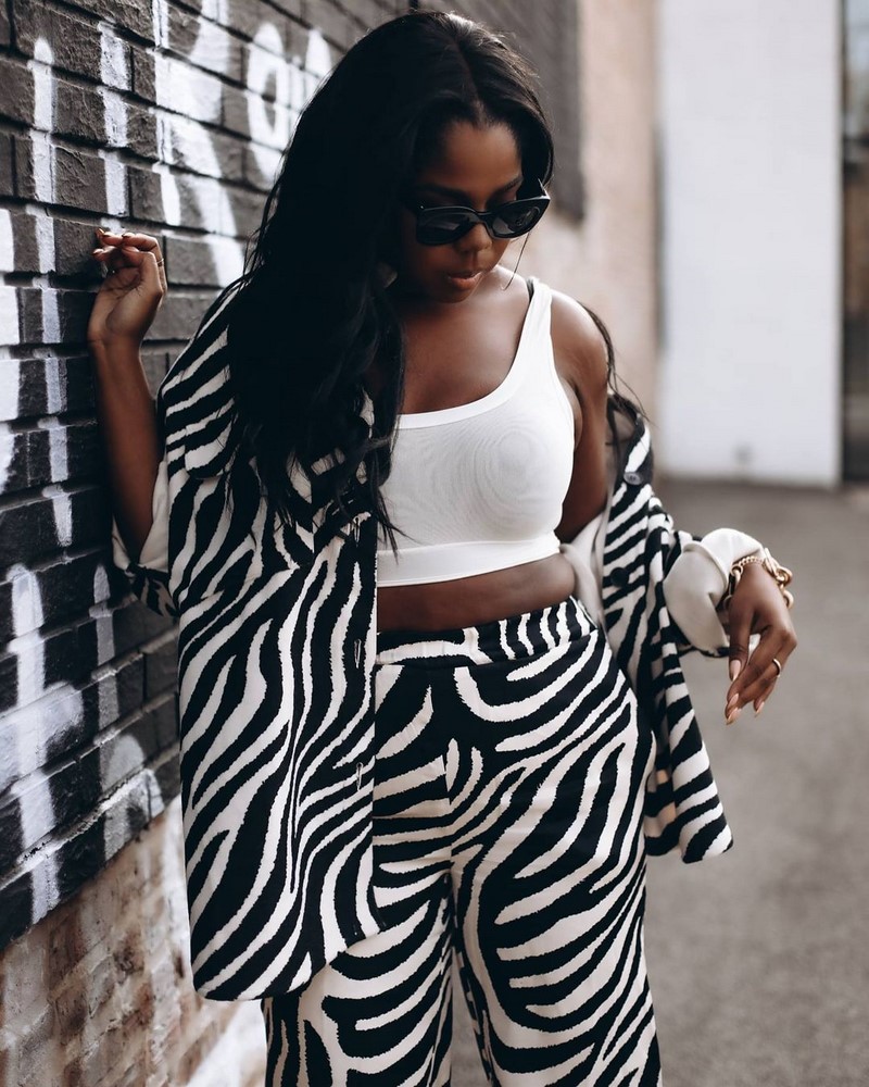 Модные женские брючные костюмы 2026: фото, новинки, тренды