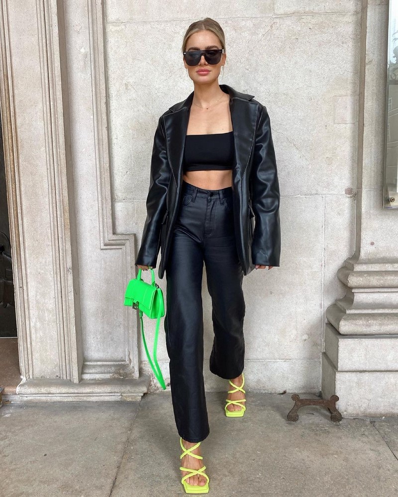 Модные женские брючные костюмы 2026: фото, новинки, тренды