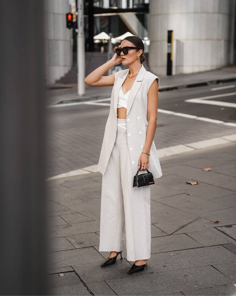 Модные женские брючные костюмы 2026: фото, новинки, тренды