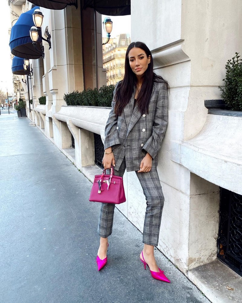 Модные женские брючные костюмы 2026: фото, новинки, тренды