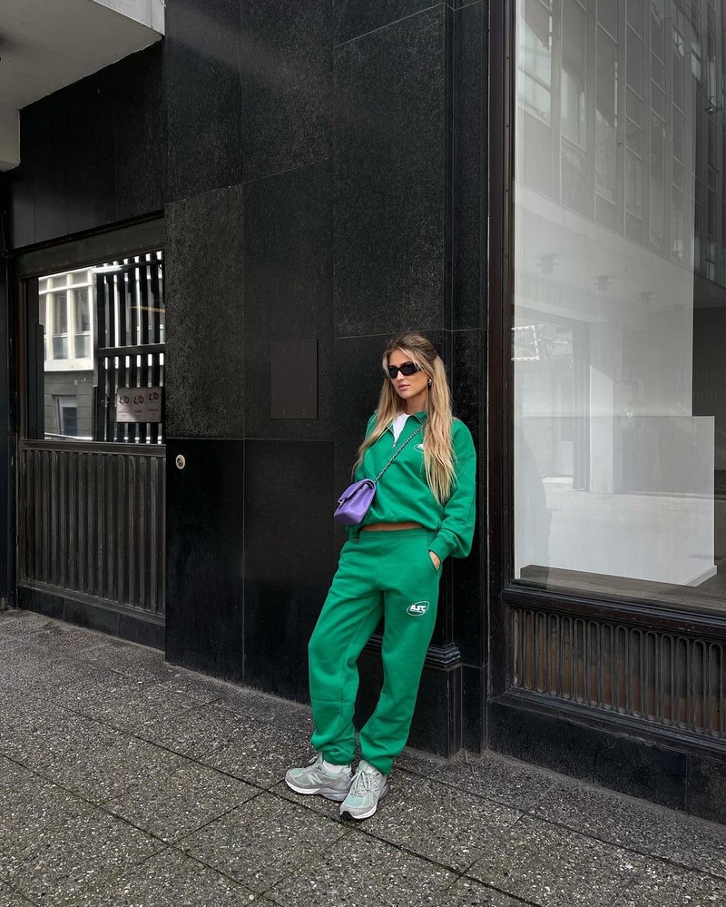 Модные женские брючные костюмы 2026: фото, новинки, тренды