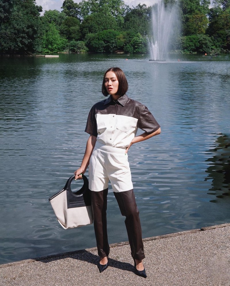 Модные женские брючные костюмы 2026: фото, новинки, тренды