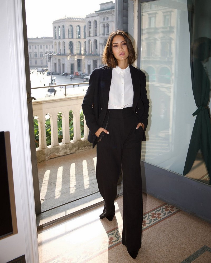 Модные женские брючные костюмы 2026: фото, новинки, тренды
