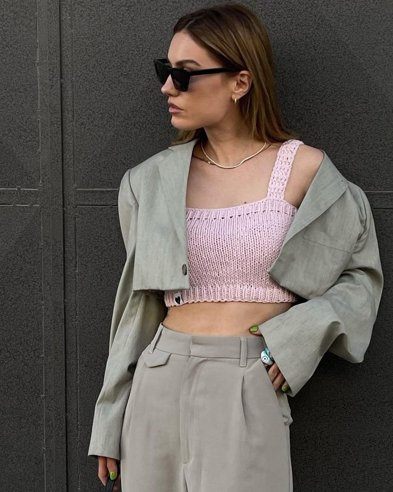 Модные женские брючные костюмы 2026: фото, новинки, тренды