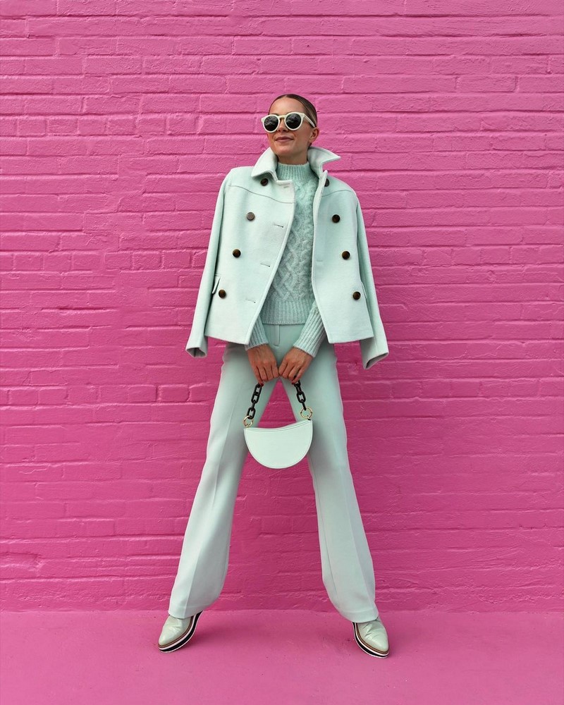 Модные женские брючные костюмы 2026: фото, новинки, тренды