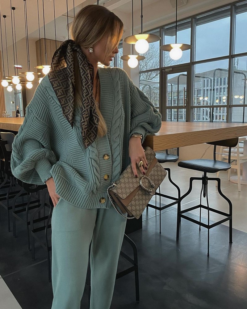 Модные женские брючные костюмы 2026: фото, новинки, тренды