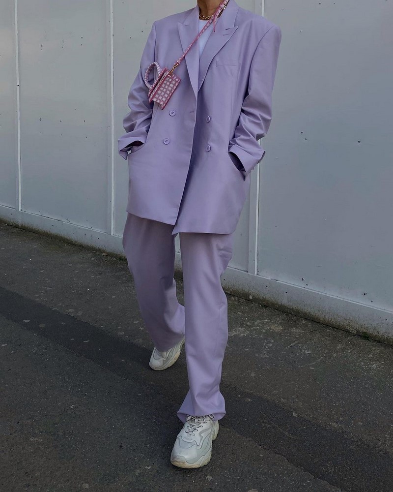 Модные женские брючные костюмы 2026: фото, новинки, тренды