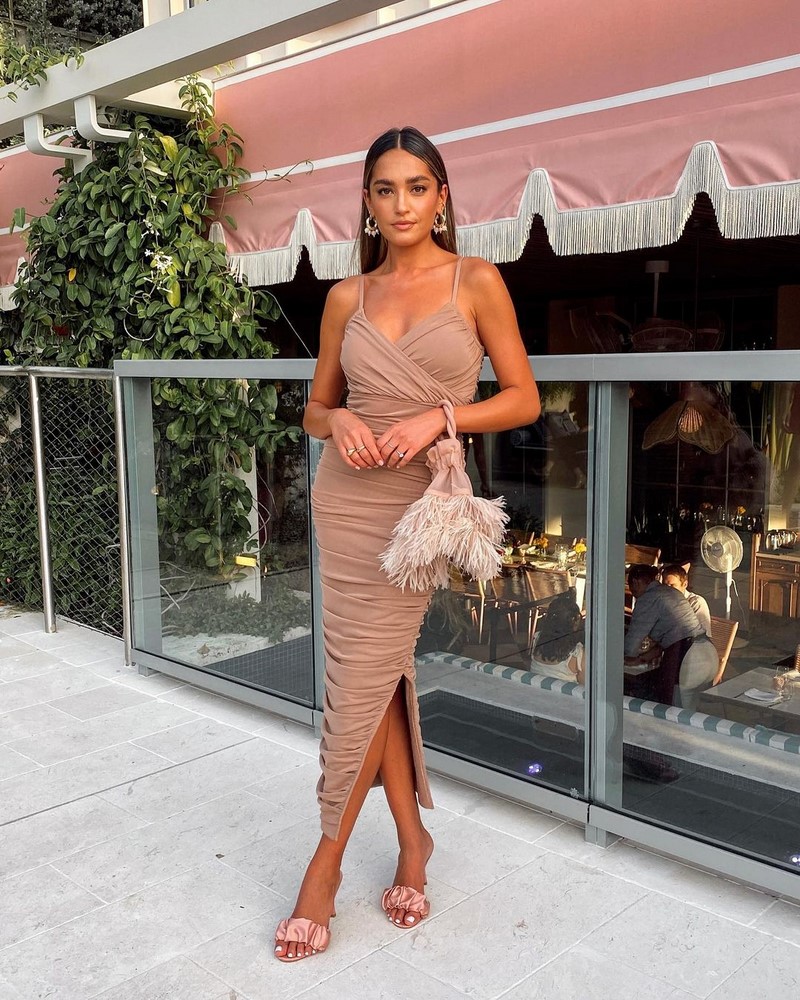 Как нарядиться на Новый год 2027? Идеи новогодних образов — фото