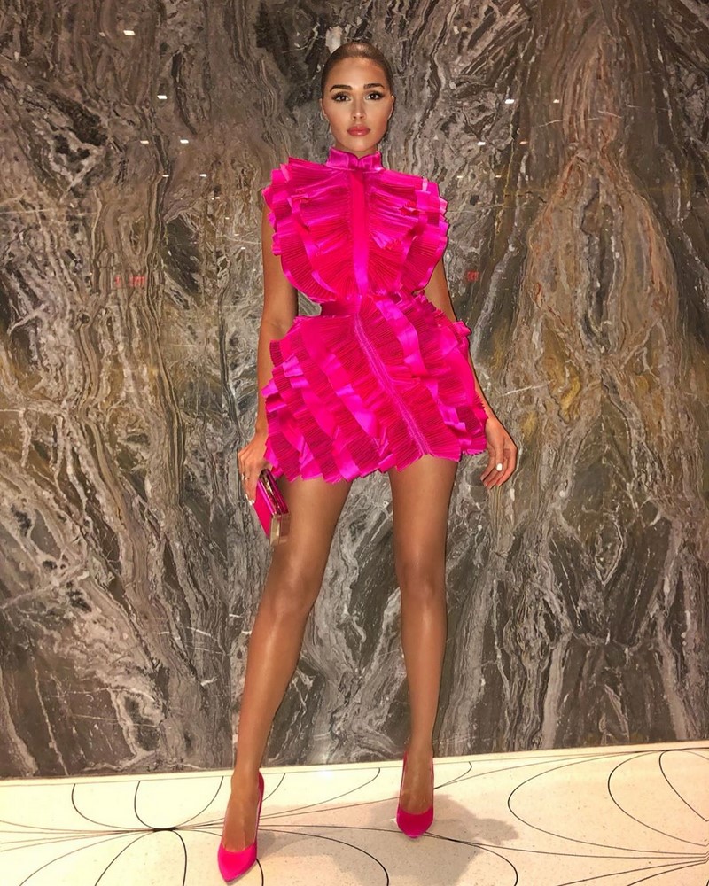 Как нарядиться на Новый год 2027? Идеи новогодних образов — фото