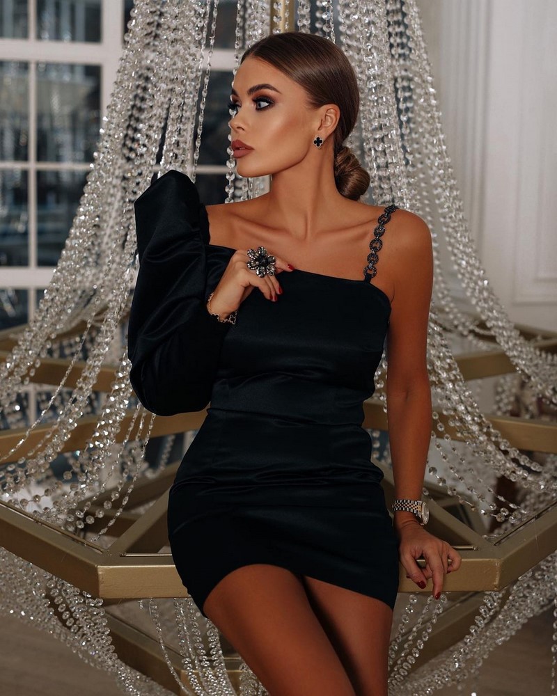 Как нарядиться на Новый год 2027? Идеи новогодних образов — фото