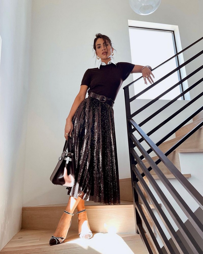 Как нарядиться на Новый год 2027? Идеи новогодних образов — фото