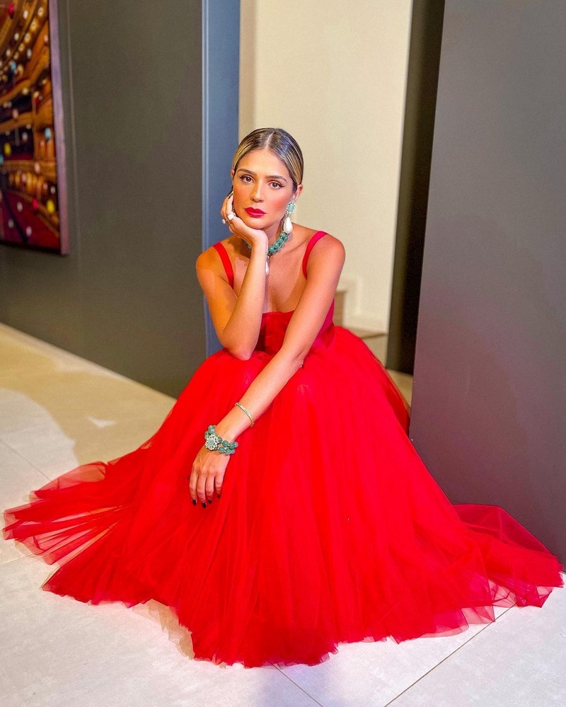 Как нарядиться на Новый год 2027? Идеи новогодних образов — фото