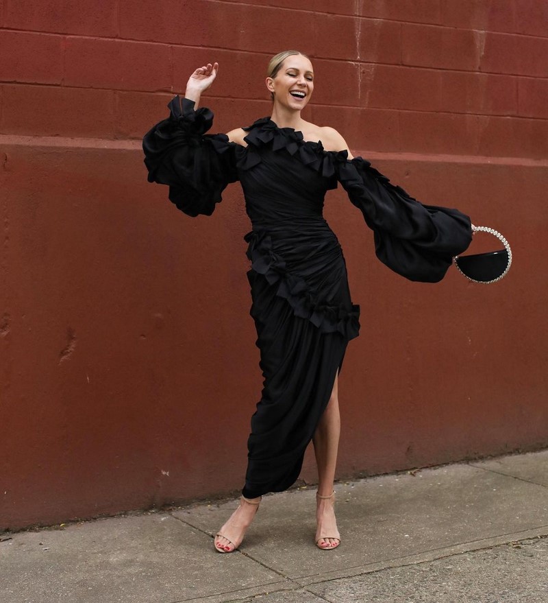 Как нарядиться на Новый год 2027? Идеи новогодних образов — фото