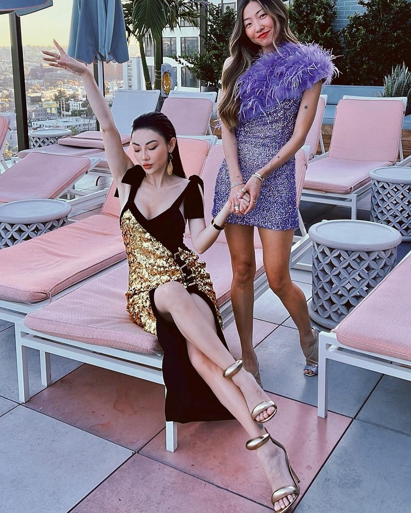 Как нарядиться на Новый год 2027? Идеи новогодних образов — фото