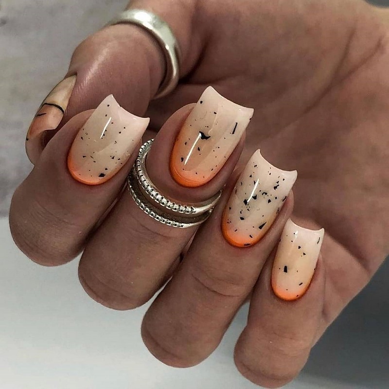 Безупречный «квадрат»: новинки маникюра 2026 с фото