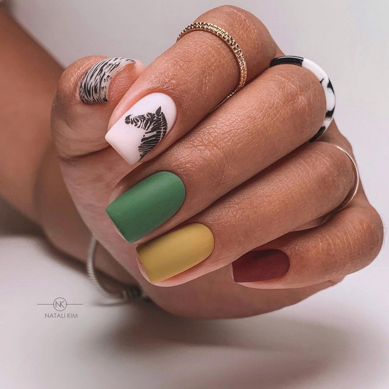 Безупречный «квадрат»: новинки маникюра 2026 с фото