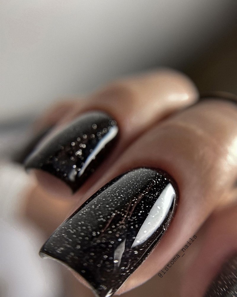 Безупречный «квадрат»: новинки маникюра 2026 с фото