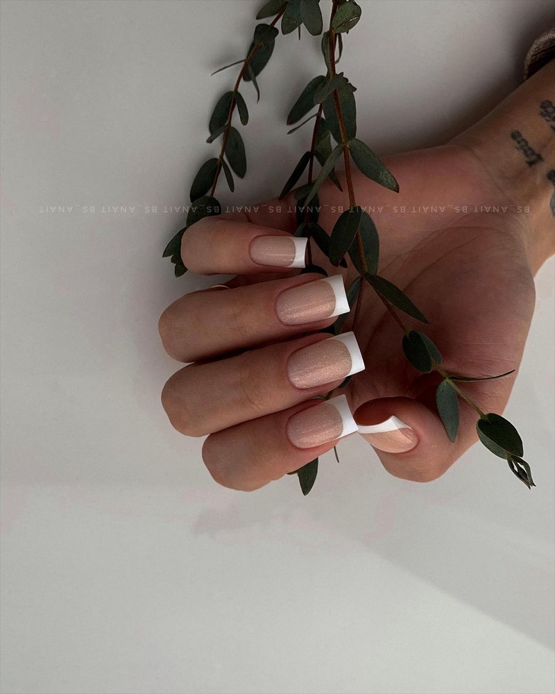 Безупречный «квадрат»: новинки маникюра 2026 с фото