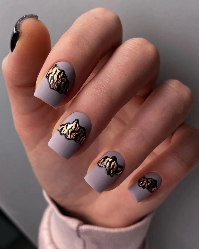 Безупречный «квадрат»: новинки маникюра 2026 с фото