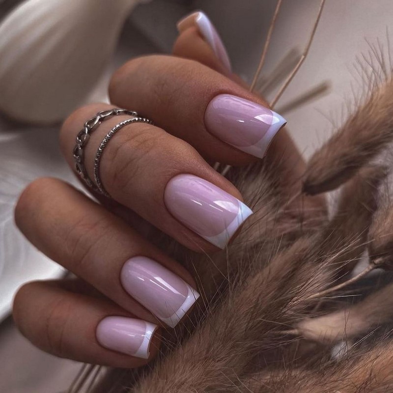 Безупречный «квадрат»: новинки маникюра 2026 с фото