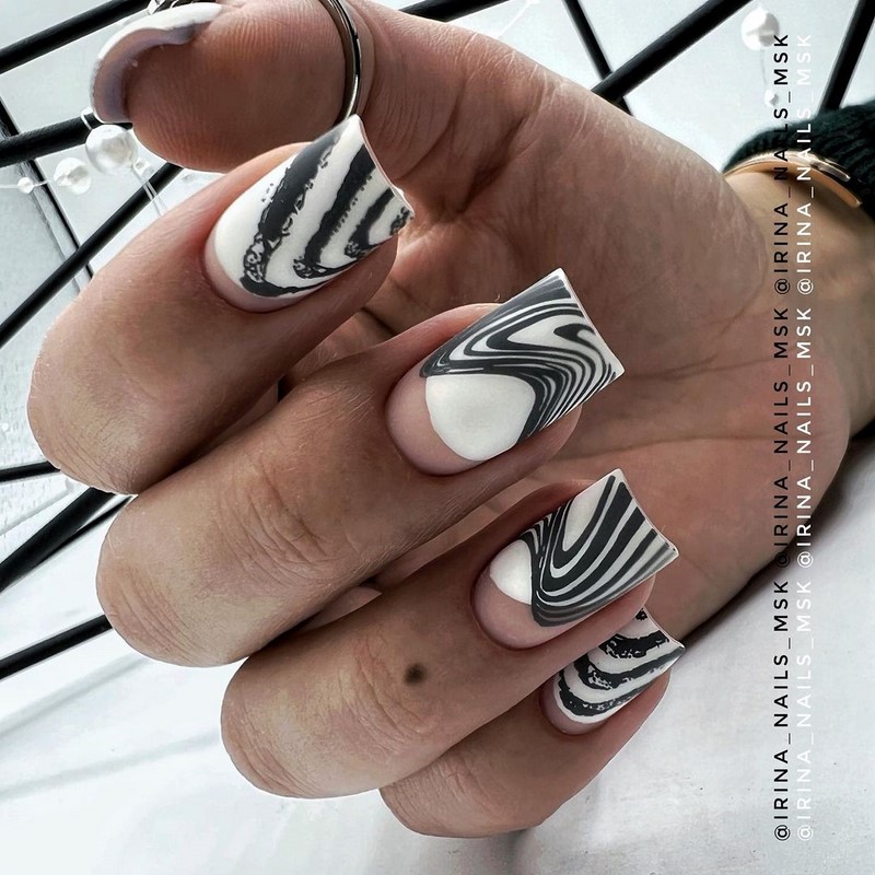 Безупречный «квадрат»: новинки маникюра 2026 с фото