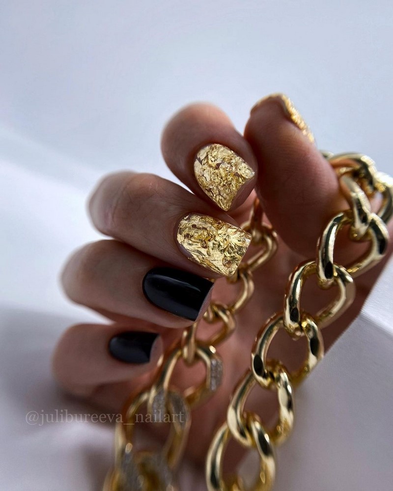 Безупречный «квадрат»: новинки маникюра 2026 с фото