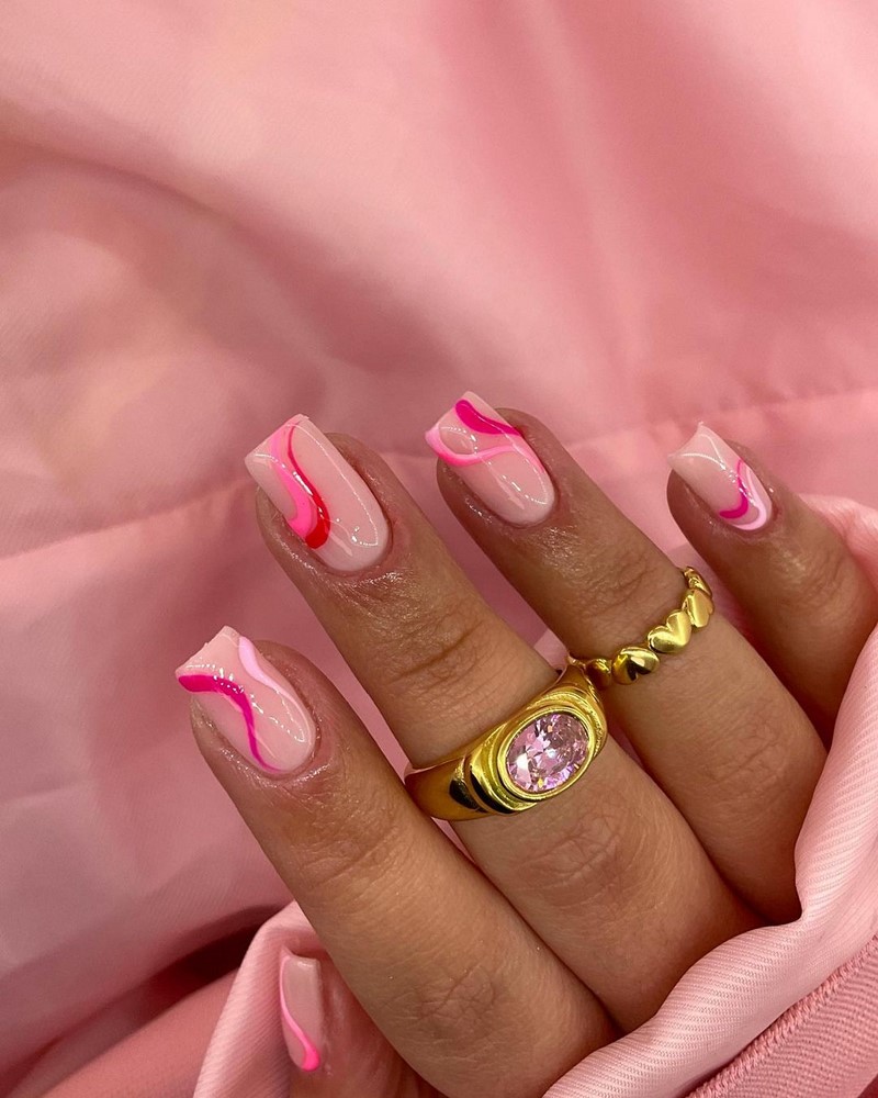 Безупречный «квадрат»: новинки маникюра 2026 с фото