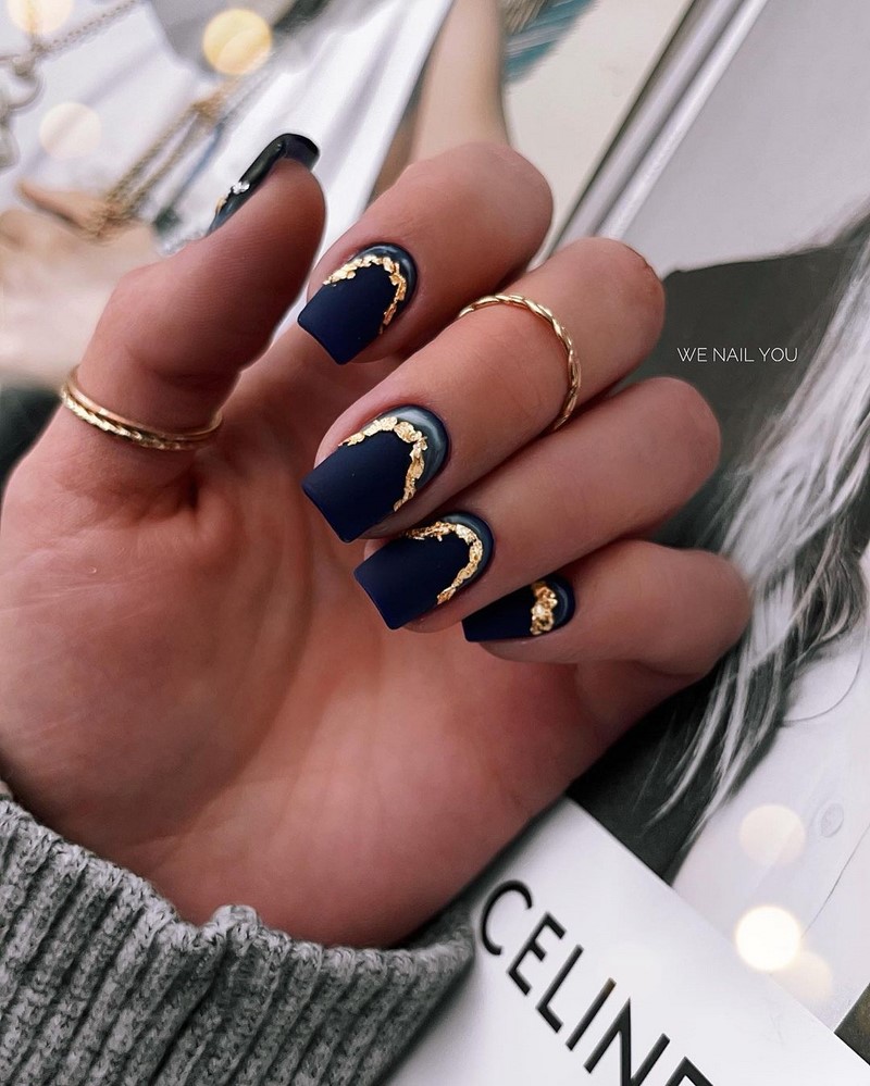 Безупречный «квадрат»: новинки маникюра 2026 с фото