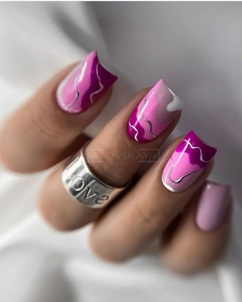 Безупречный «квадрат»: новинки маникюра 2026 с фото