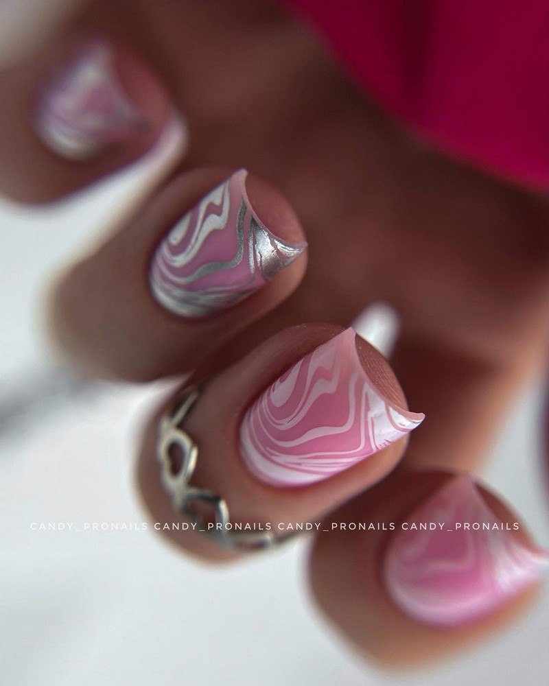 Безупречный «квадрат»: новинки маникюра 2026 с фото