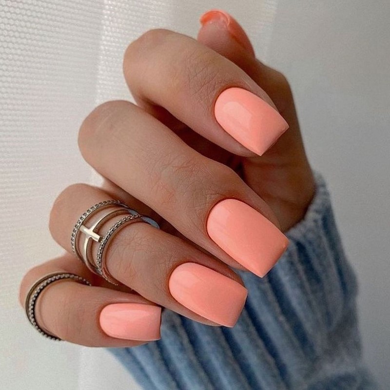 Безупречный «квадрат»: новинки маникюра 2026 с фото