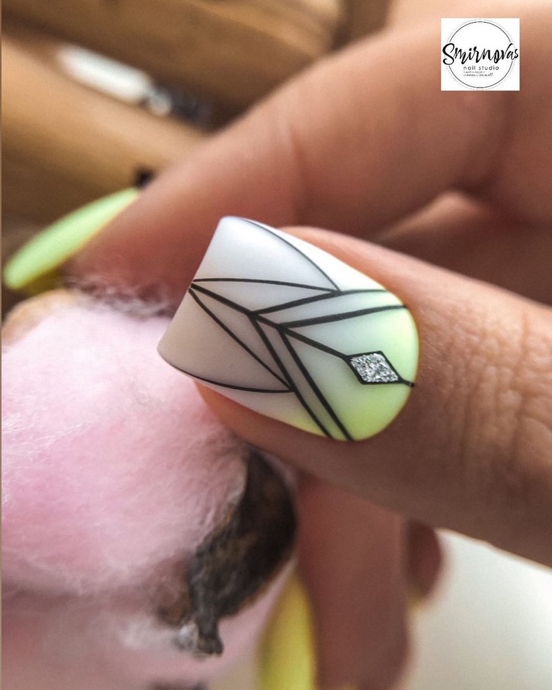 Безупречный «квадрат»: новинки маникюра 2026 с фото