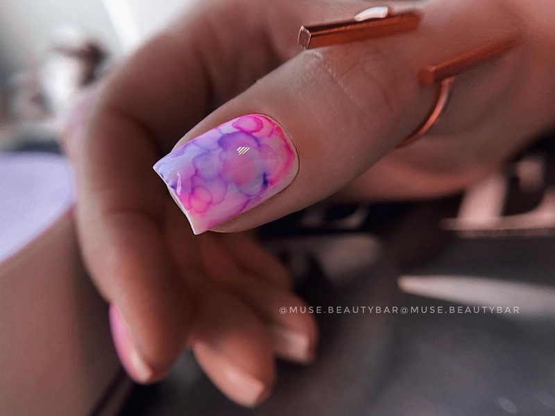 Безупречный «квадрат»: новинки маникюра 2026 с фото