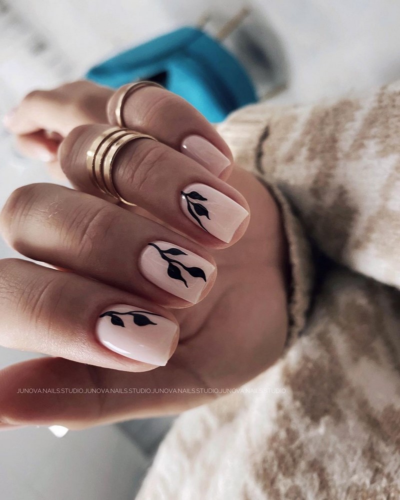 Безупречный «квадрат»: новинки маникюра 2026 с фото