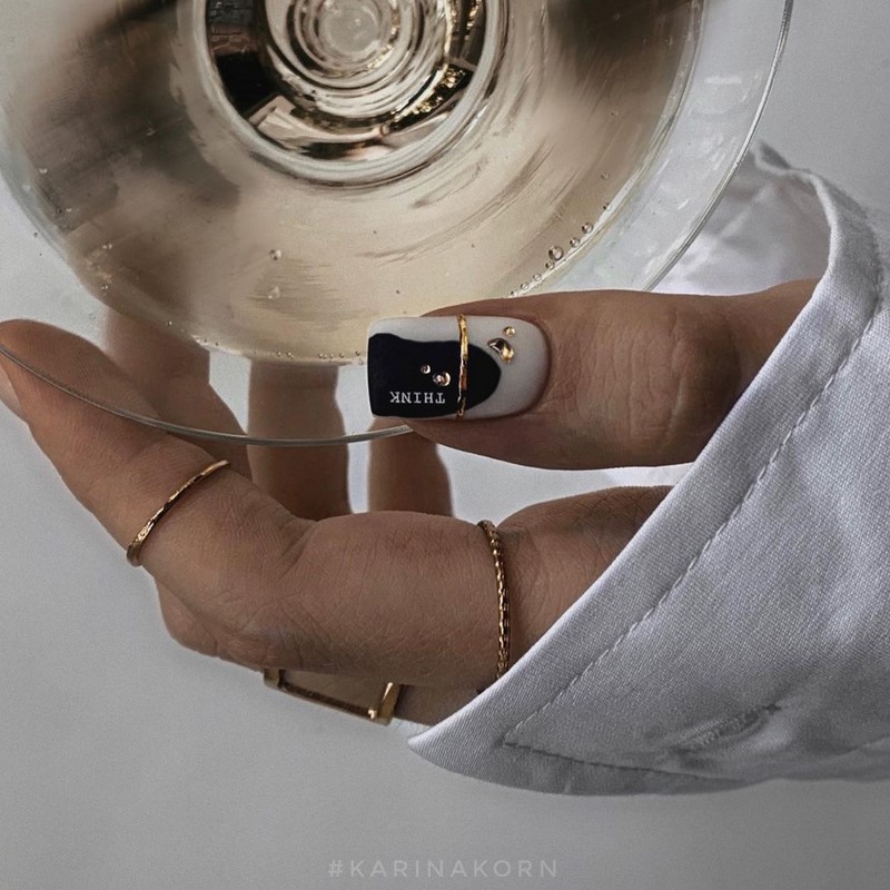 Безупречный «квадрат»: новинки маникюра 2026 с фото