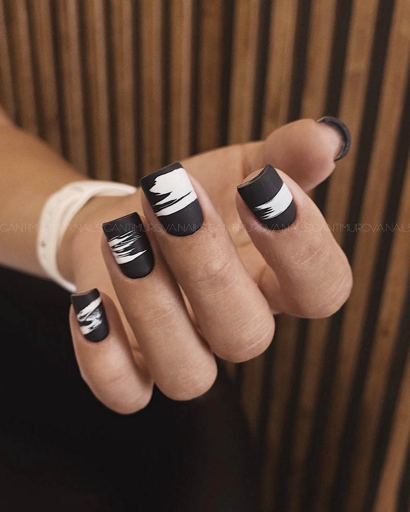 Безупречный «квадрат»: новинки маникюра 2026 с фото