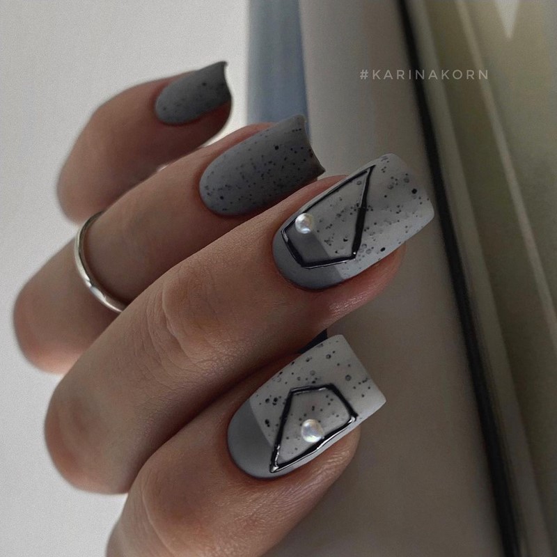 Безупречный «квадрат»: новинки маникюра 2026 с фото