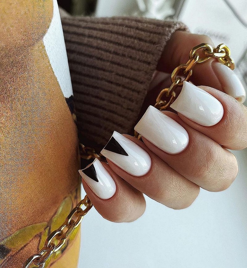 Безупречный «квадрат»: новинки маникюра 2026 с фото