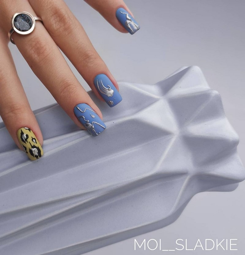 Безупречный «квадрат»: новинки маникюра 2026 с фото