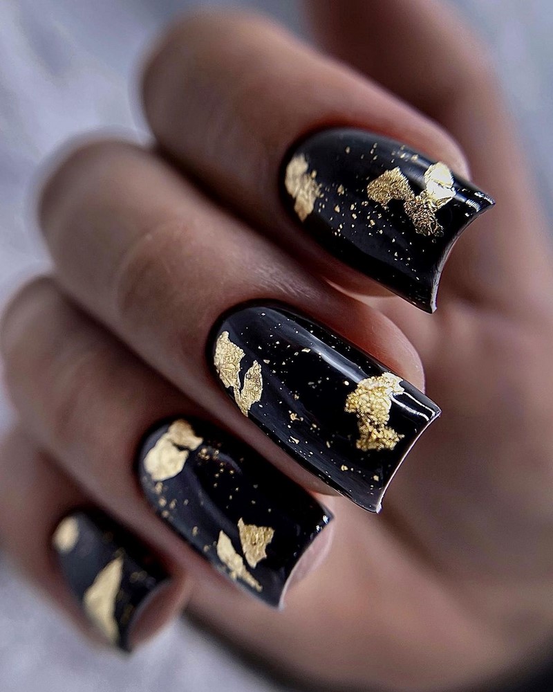 Безупречный «квадрат»: новинки маникюра 2026 с фото