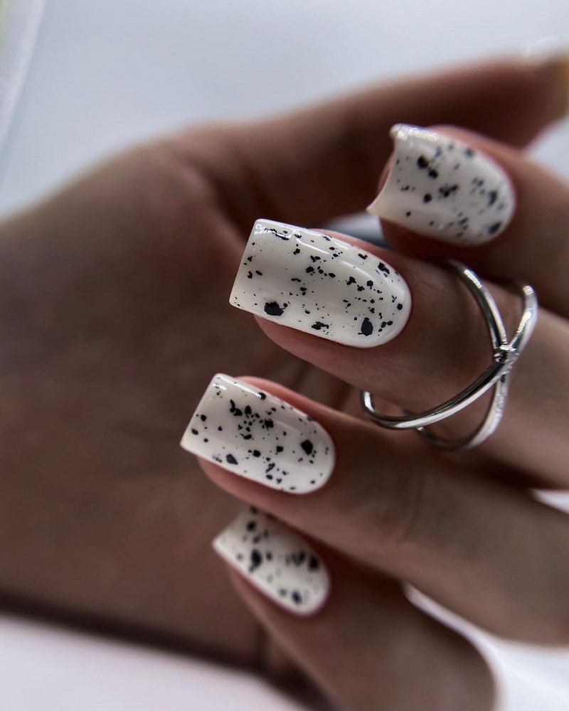 Безупречный «квадрат»: новинки маникюра 2026 с фото