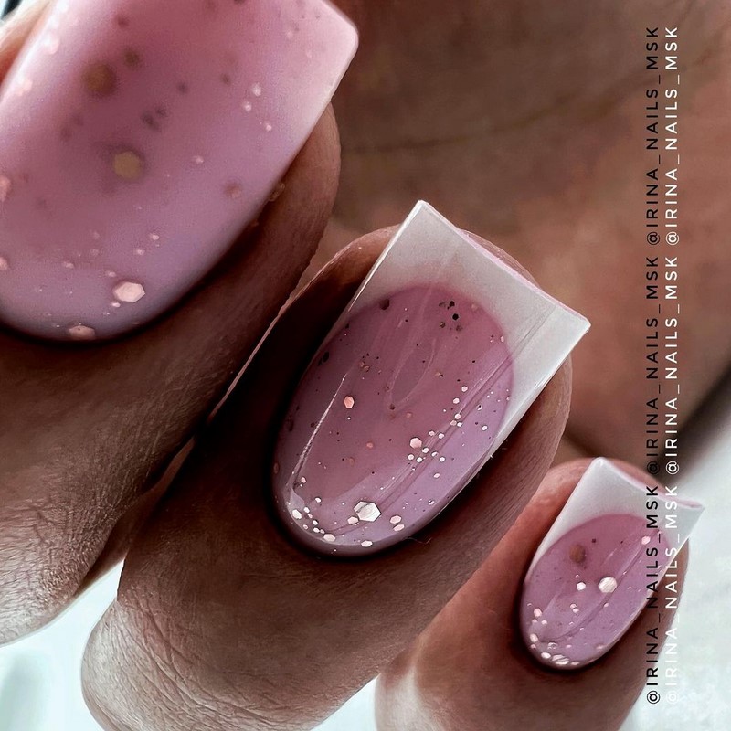 Безупречный «квадрат»: новинки маникюра 2026 с фото