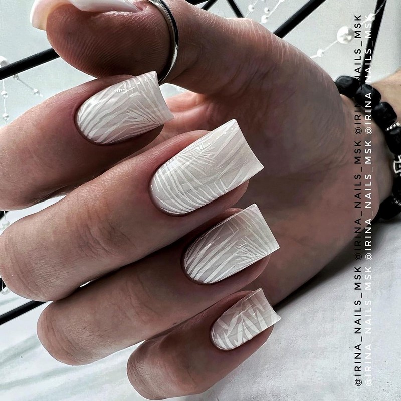 Безупречный «квадрат»: новинки маникюра 2026 с фото