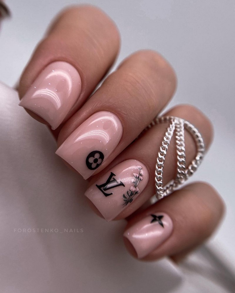 Модные рисунки на ногтях 2026: фото, новинки, идеи