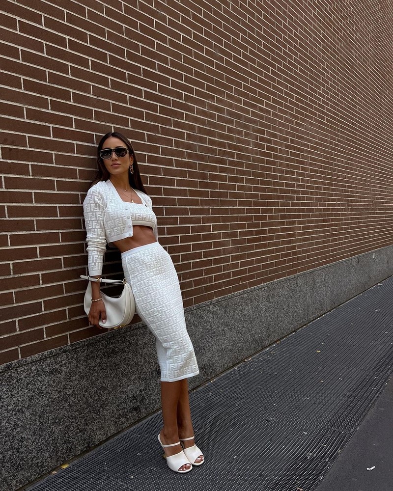 Идеальная юбка-карандаш 2026 в образах на любой случай