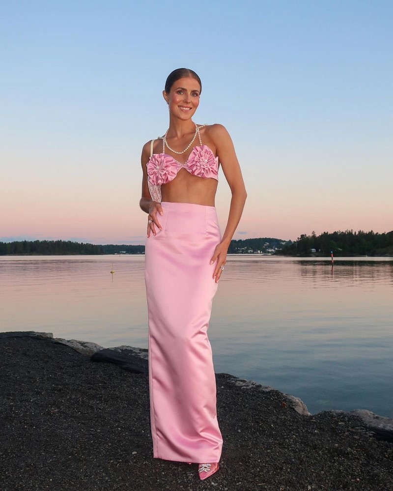 Идеальная юбка-карандаш 2026 в образах на любой случай