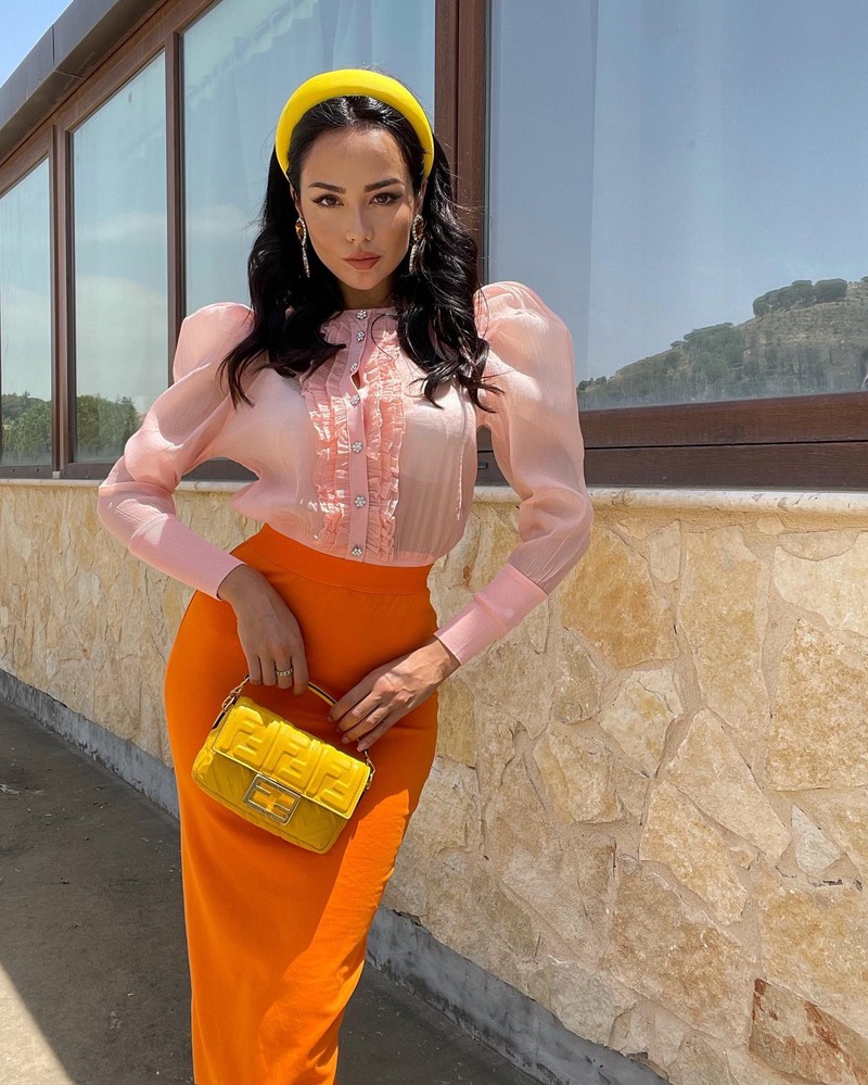 Идеальная юбка-карандаш 2026 в образах на любой случай