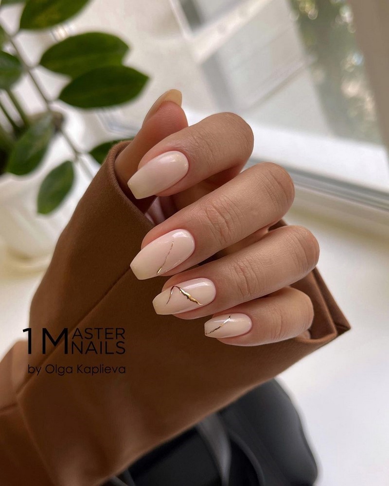 Новинки маникюра на осень 2026: главные тренды и цвета