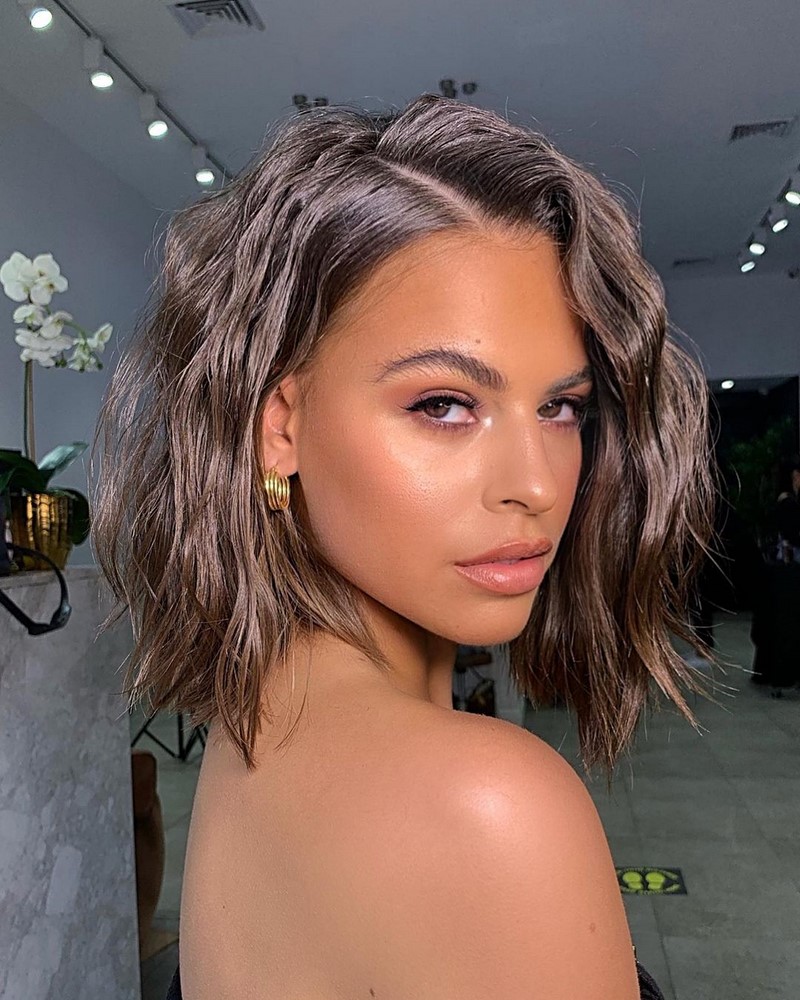 Прически на Новый 2027 год: топовые идеи новогодней прически