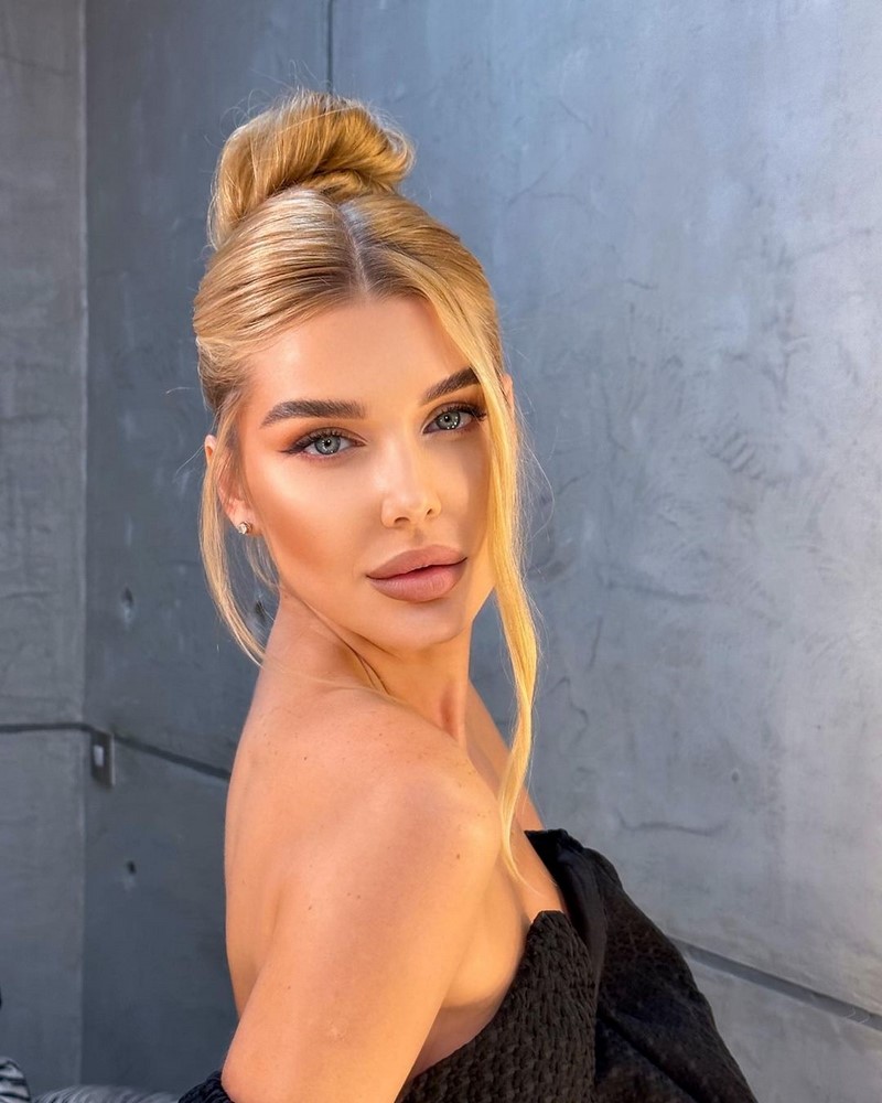 Прически на Новый 2027 год: топовые идеи новогодней прически